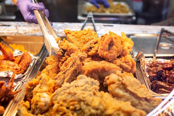 fried chicken at the hot bar of The General Store