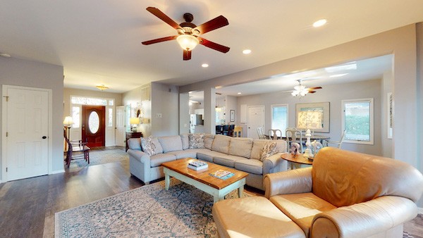 living and dining room of the Palmetto Dunes vacation rental