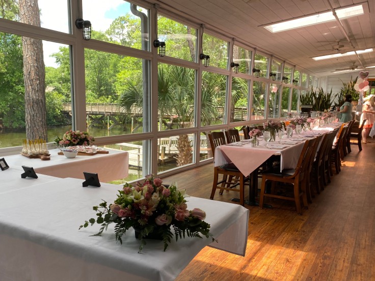 Alexander's Restaurant Reception with a view of the lagoon